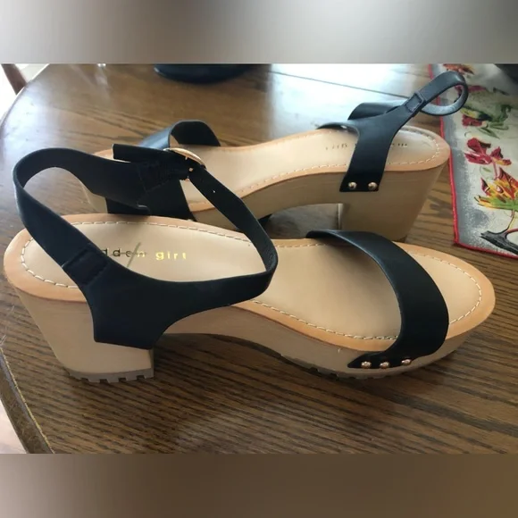 NWT Black MADDEN GIRL Sandals w/ Chunky Wooden Heels Size 11 $55 - Picture 1 of 4